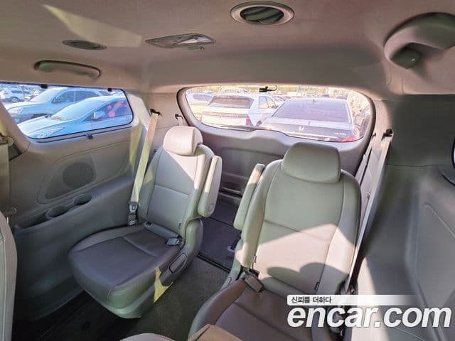 Kia All New Carnival Prestige, 2018 12