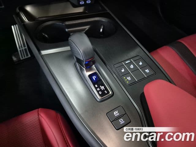 Lexus UX300h 2.0 F-Sport 2WD, 2025 9