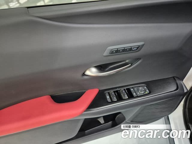 Lexus UX300h 2.0 F-Sport 2WD, 2025 12