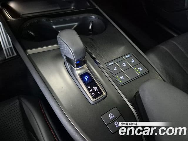 Lexus UX300h 2.0 F-Sport 2WD, 2025 9