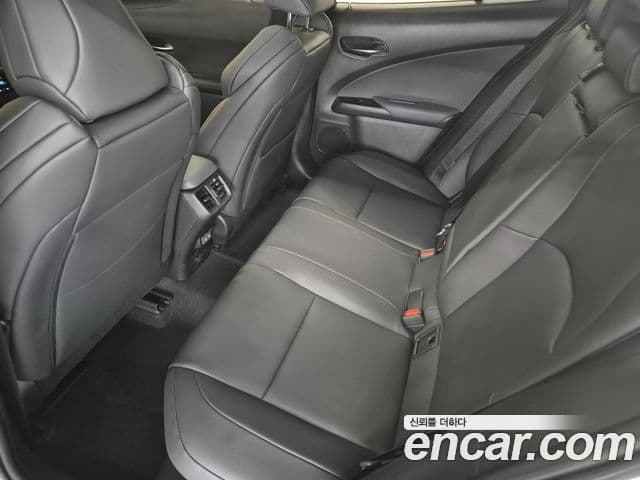 Lexus UX300h 2.0 F-Sport 2WD, 2025 11