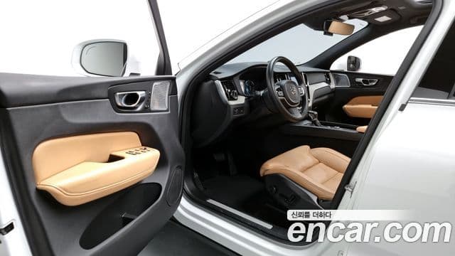 Volvo XC60 2세대 D5 Inscription, 2019 10