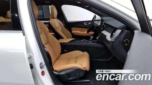 Volvo XC60 2세대 D5 Inscription, 2019 11