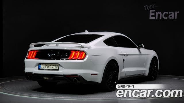 Ford Mustang купе, 2021 2