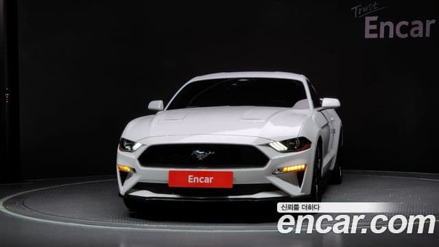 Ford Mustang купе, 2021 3