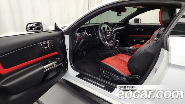 Ford Mustang купе, 2021 10