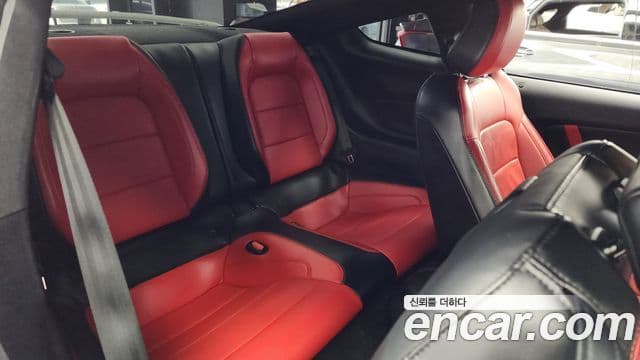 Ford Mustang купе, 2021 12