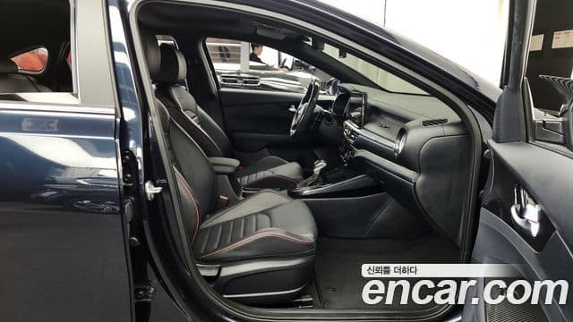 Kia The / новый New K3 2세대 Signature, 2023 11