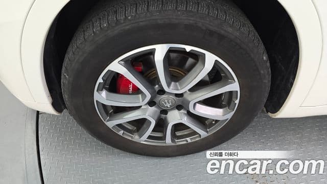 Maserati Levante Luxury, 2017 все фото