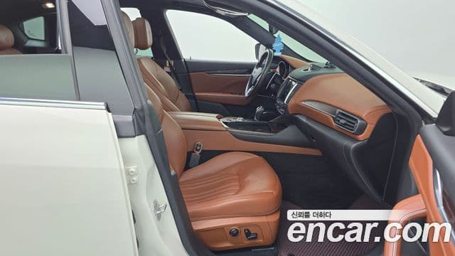 Maserati Levante Luxury, 2017 11