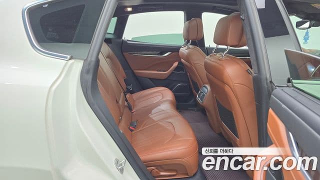 Maserati Levante Luxury, 2017 12