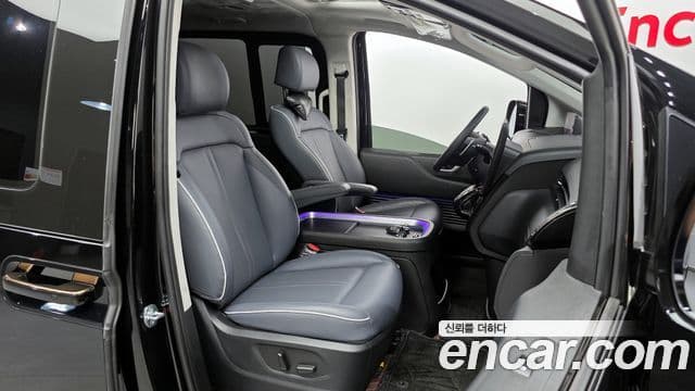Hyundai Staria Inspiration, 2025 12