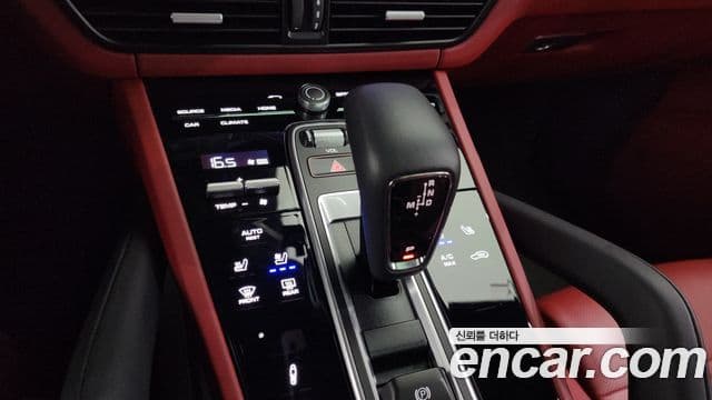 Porsche Cayenne (PO536) 3.0 Platinum Edition, 2023 12