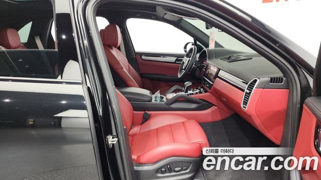 Porsche Cayenne (PO536) 3.0 Platinum Edition, 2023 18