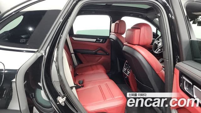 Porsche Cayenne (PO536) 3.0 Platinum Edition, 2023 20