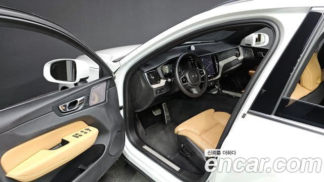 Volvo XC60 2세대 D5 Inscription, 2019 10