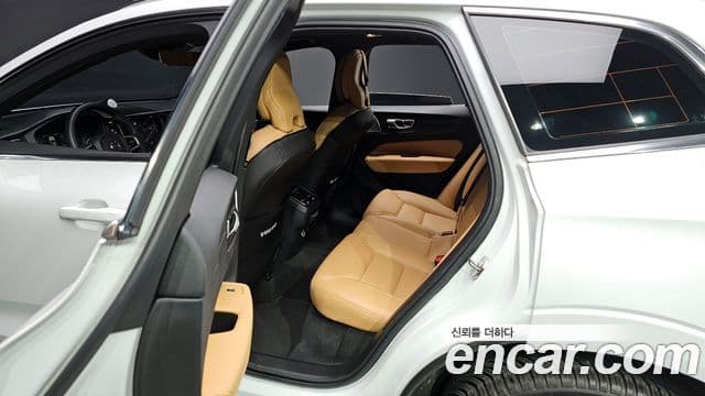Volvo XC60 2세대 D5 Inscription, 2019 11