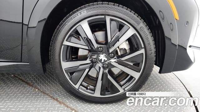 Peugeot e-208 2세대 GT, 2023 все фото