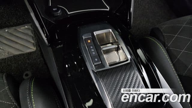 Peugeot e-208 2세대 GT, 2023 9