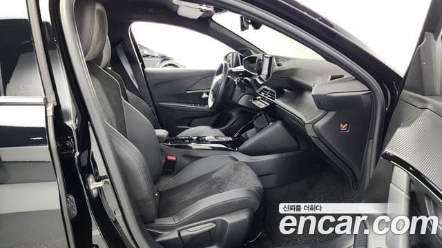 Peugeot e-208 2세대 GT, 2023 11