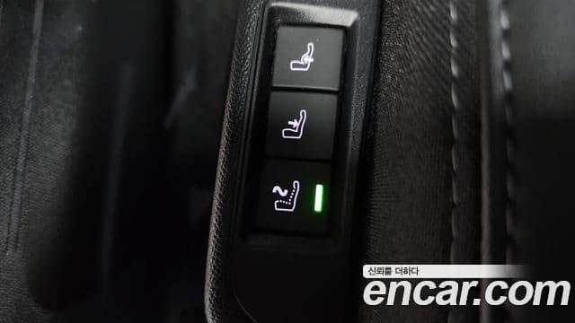 Peugeot e-208 2세대 GT, 2023 14