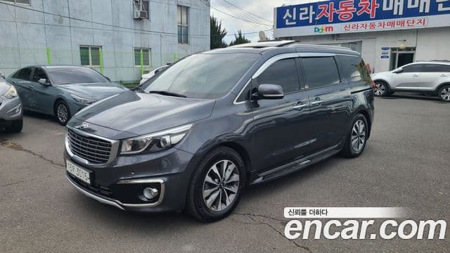 Kia All New Carnival Prestige, 2015 3