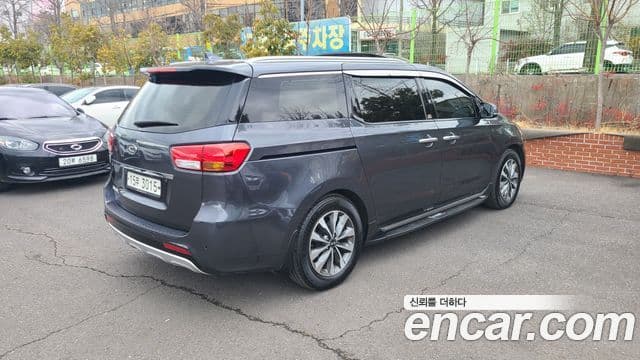 Kia All New Carnival Prestige, 2015 6