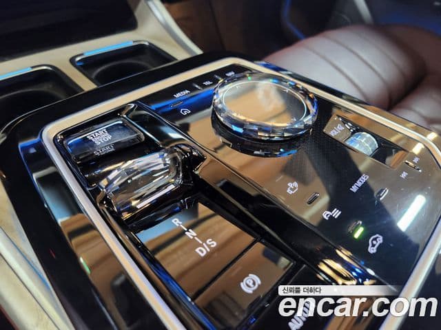 BMW 7시리즈 (G70) 750e xDrive Design Pure Excellence, 2024 12