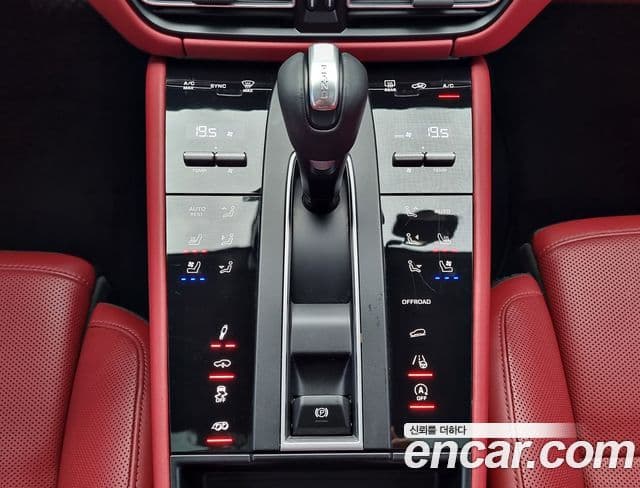 Porsche Macan 95B, 2023 17