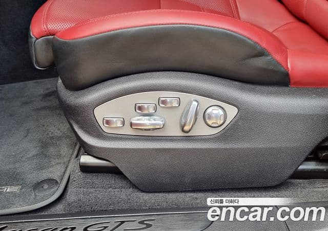 Porsche Macan 95B, 2023 19