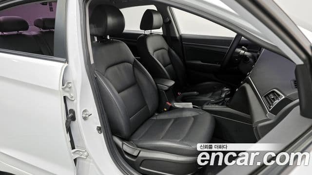 Hyundai Avante AD 1.6 GDI Smart, 2017 10