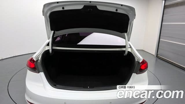 Hyundai Avante AD 1.6 GDI Smart, 2017 20