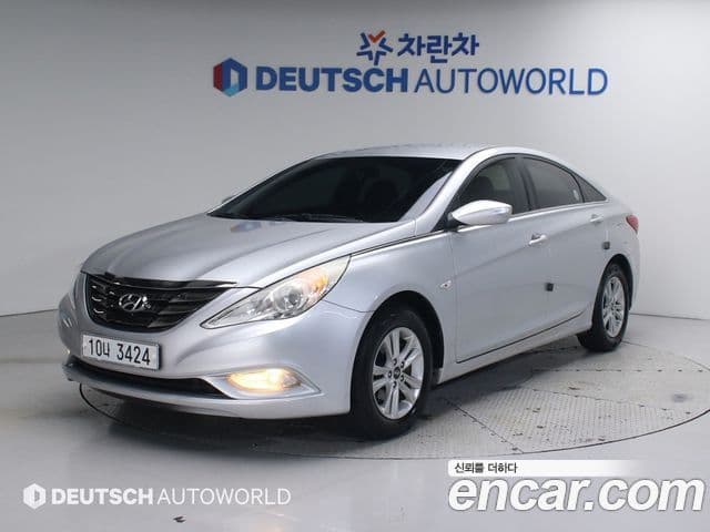 Hyundai YF Sonata Luxury, 2010 1