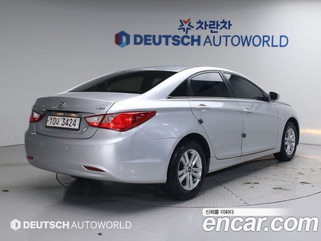 Hyundai YF Sonata Luxury, 2010 2