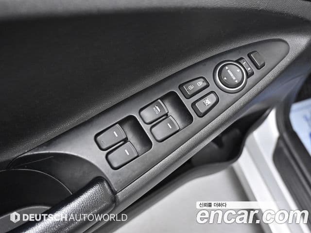 Hyundai YF Sonata Luxury, 2010 16