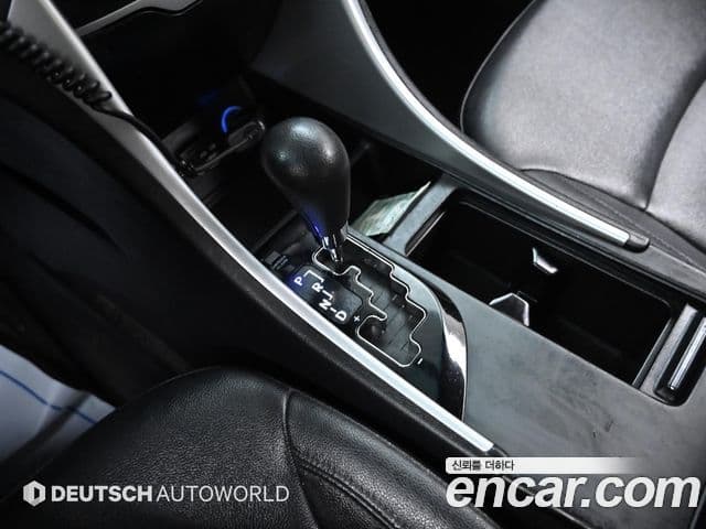 Hyundai YF Sonata Luxury, 2010 17