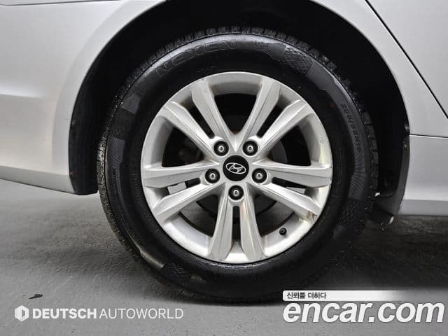 Hyundai YF Sonata Luxury, 2010 19