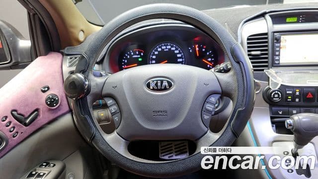 Kia Carnival R President, 2013 13