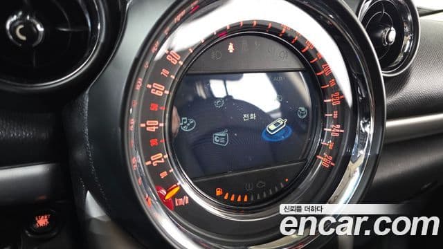 Mini Cooper D Countryman 1세대, 2016 14