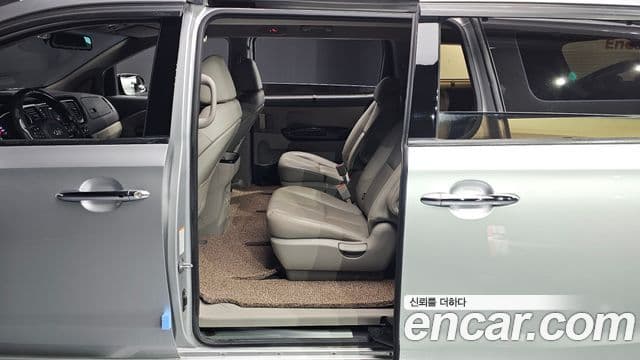 Kia All New Carnival Noblesse, 2015 11