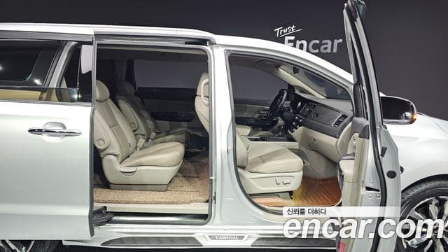 Kia All New Carnival Noblesse, 2015 12