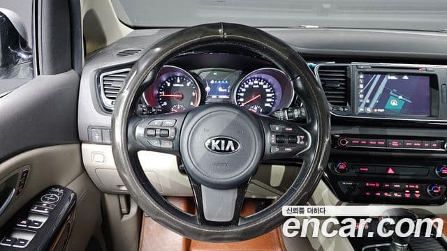 Kia All New Carnival Noblesse, 2015 14