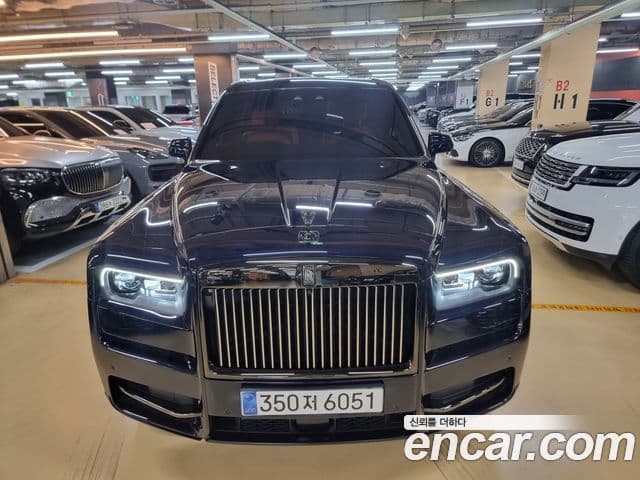 Rolls-Royce Cullinan 6.7 V12 чёрный эмблема, badge, 2021 3