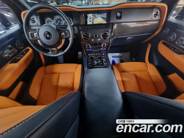 Rolls-Royce Cullinan 6.7 V12 чёрный эмблема, badge, 2021 8