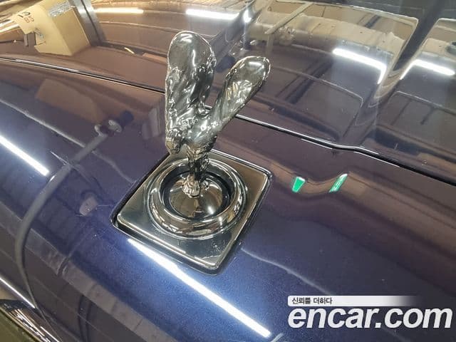 Rolls-Royce Cullinan 6.7 V12 чёрный эмблема, badge, 2021 10