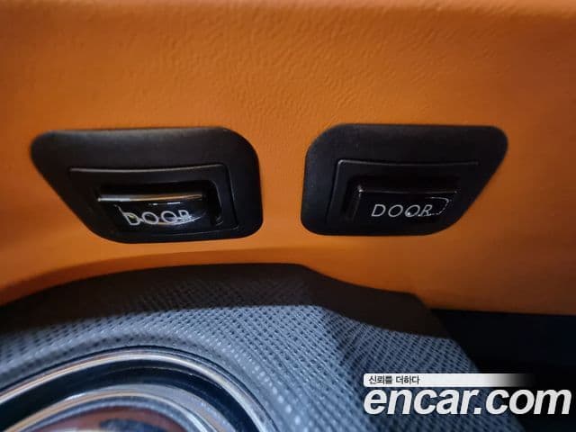 Rolls-Royce Cullinan 6.7 V12 чёрный эмблема, badge, 2021 15