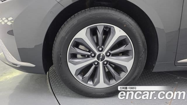 Kia K8 гибрид Noblesse, 2023 все фото