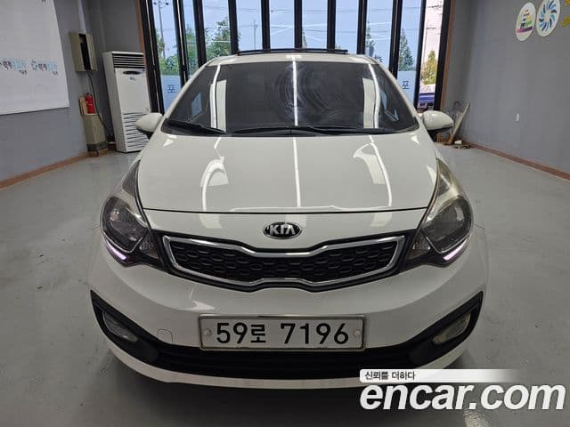 Kia All New Pride Deluxe, 2014 3