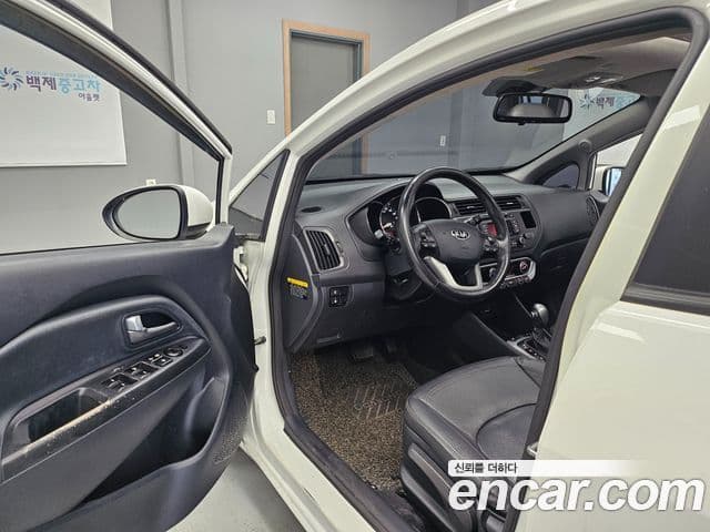 Kia All New Pride Deluxe, 2014 10