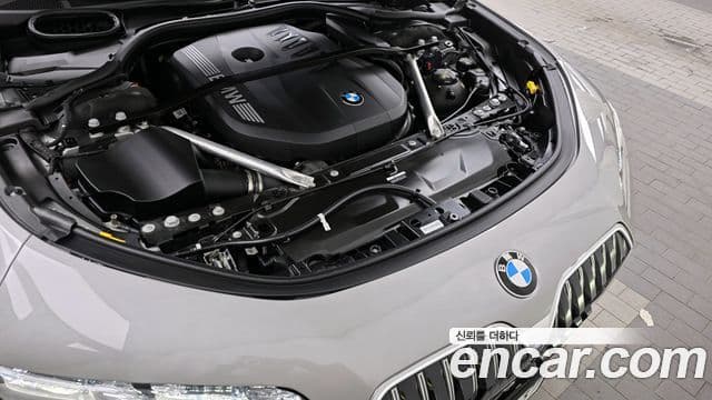 BMW 7시리즈 (G70) 740i xDrive Classic серебристый Edition, 2024 6